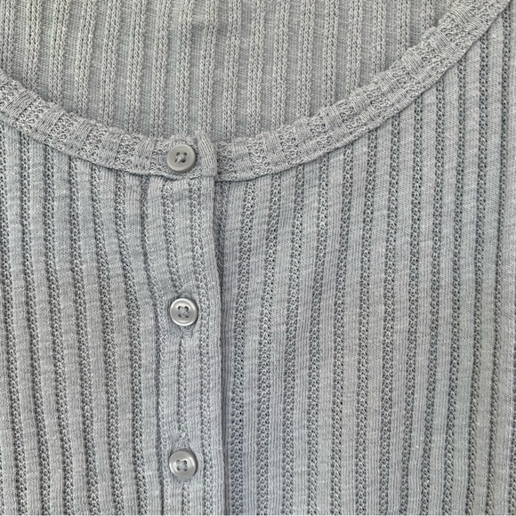 GAP Ribbed Top - Picture 5 of 5